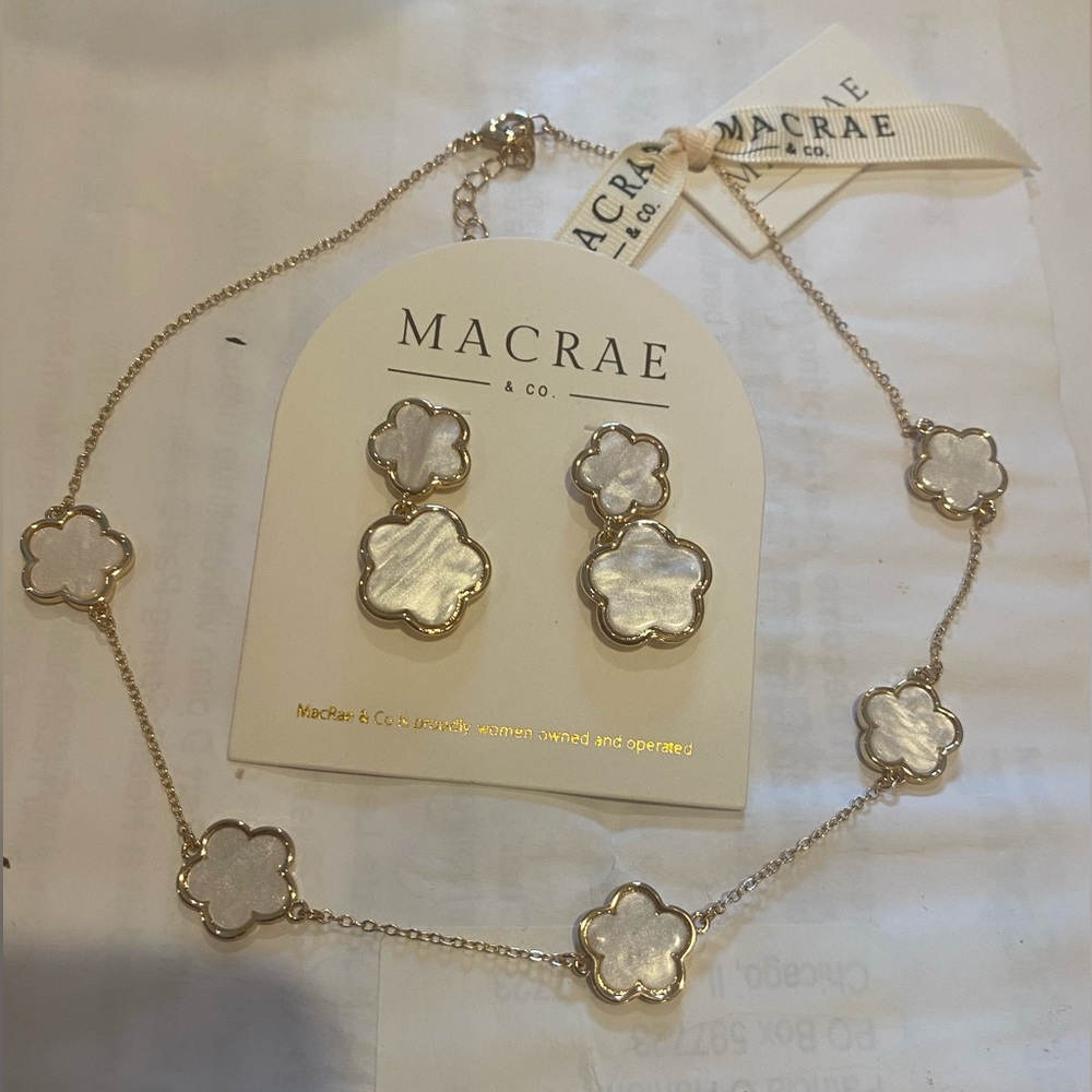 MACRAE Co Mother of Pearl Clover Necklace and matching earrings 2 piece set